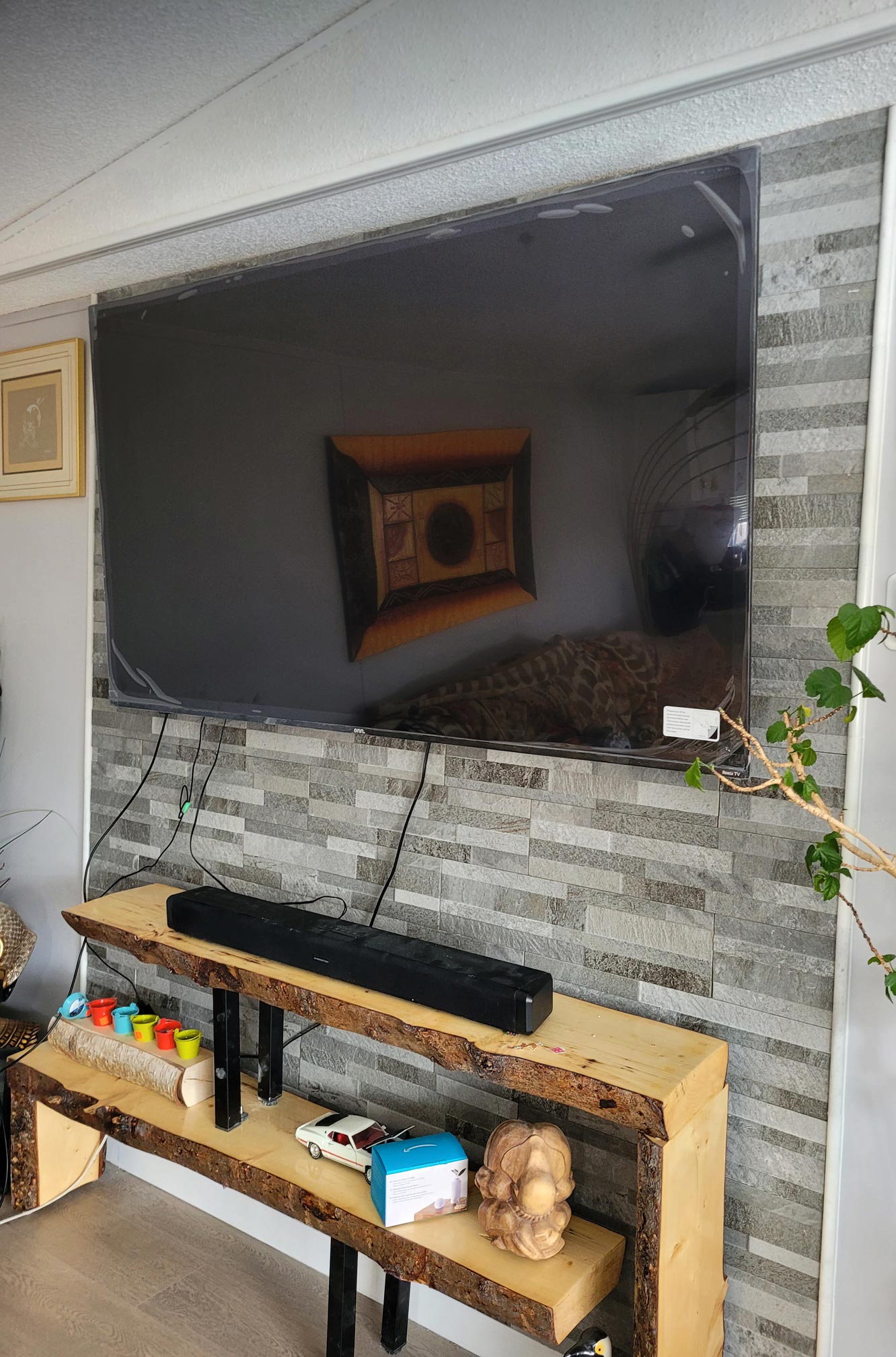 Home SoundBar and TV Mount